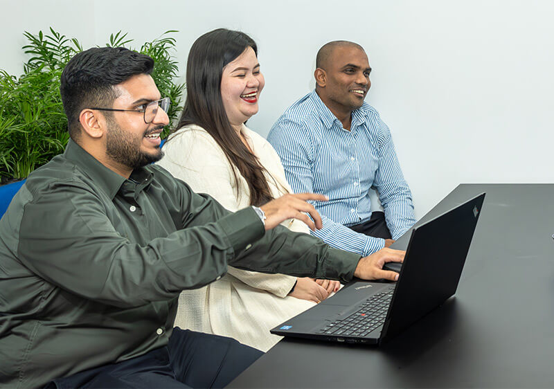 SeaLead team members meeting as agile global shipping partners.